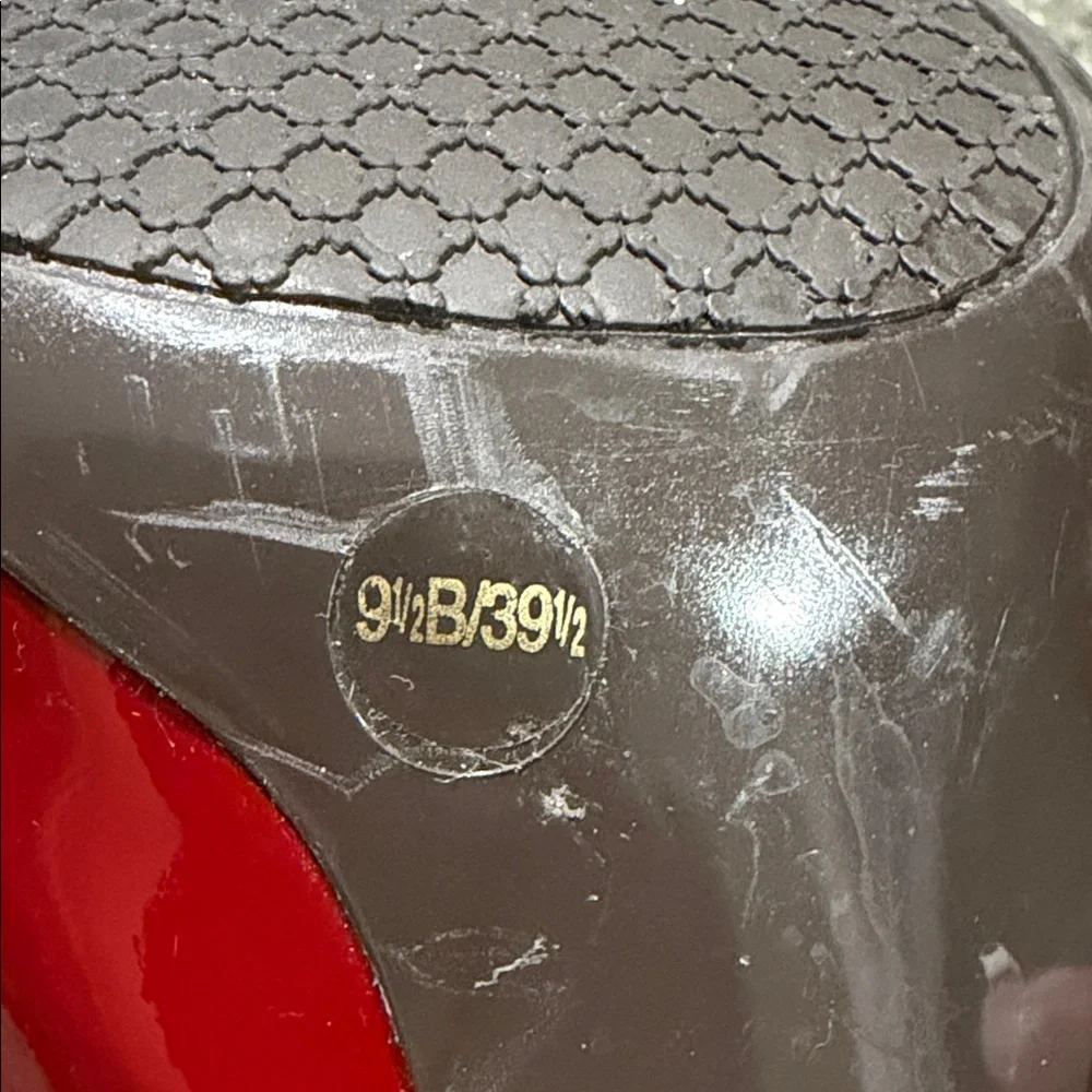 Jessica Simpson Red Patent Round Toe Heels - Picture 13 of 14